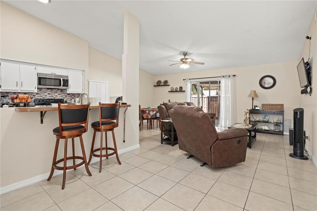 167 CLEAR LAKE CIRCLE, SANFORD, FL — photo 5 of 27