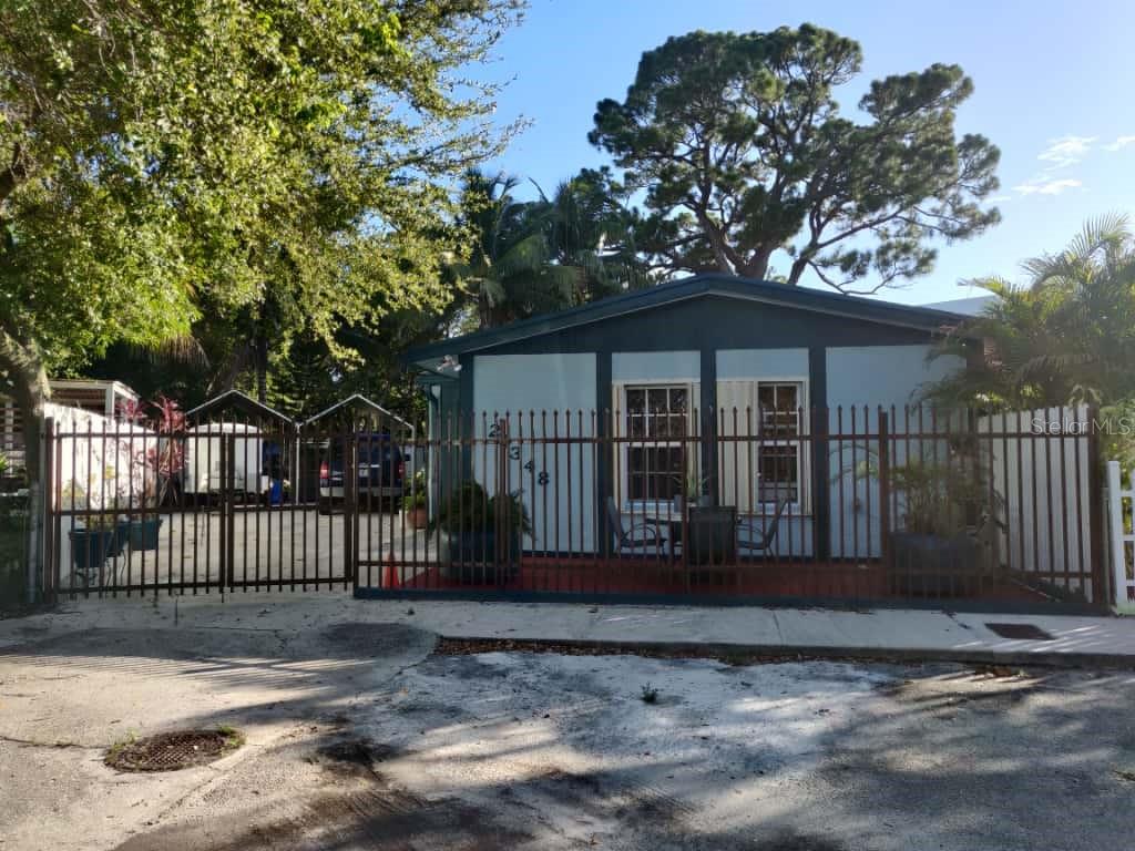 21348 NW 40TH CIRCLE COURT