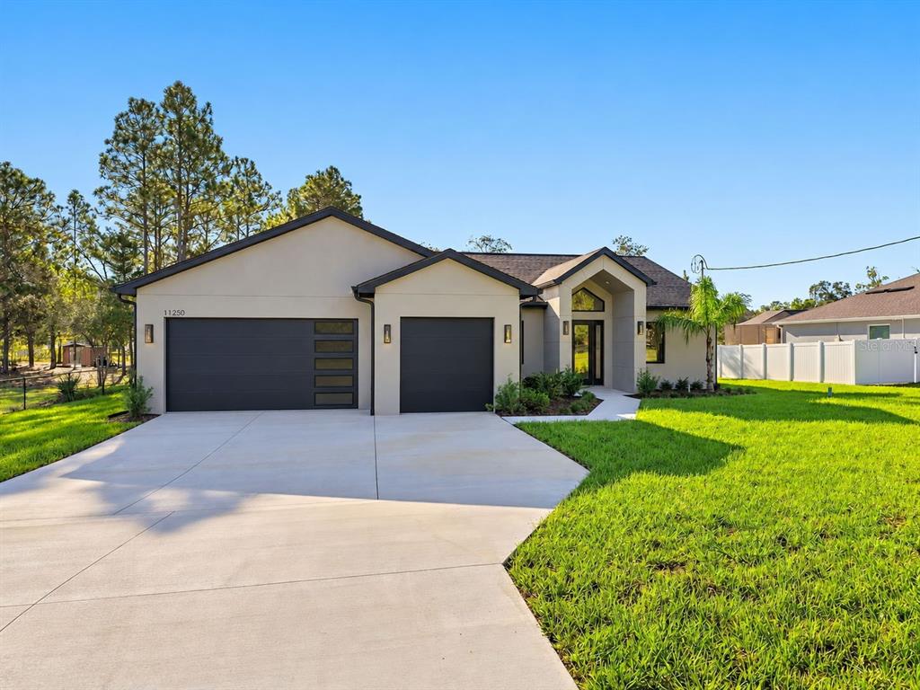 11250 HUMBER ROAD, WEEKI WACHEE, FL — photo 2 of 53