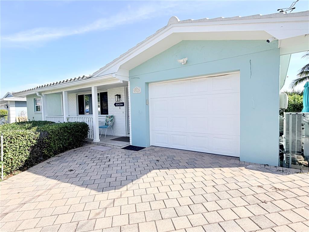 2513 GULF BOULEVARD, BELLEAIR BEACH, FL — photo 2 of 30