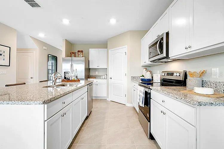 2030 MAPLE RIDGE DRIVE, ZELLWOOD, FL — photo 4 of 30