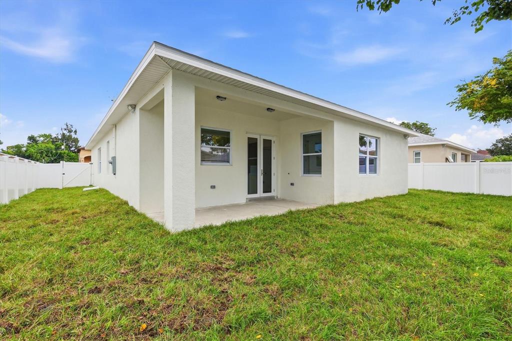 6050 105TH TERRACE N, PINELLAS PARK, FL — photo 5 of 27