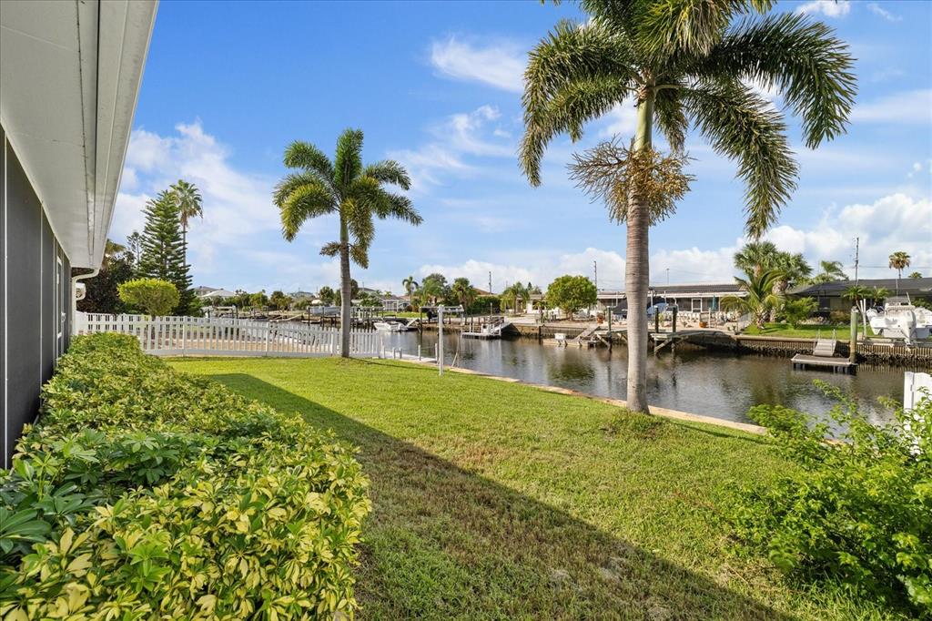 3961 HEADSAIL DRIVE, NEW PORT RICHEY, FL — photo 5 of 30