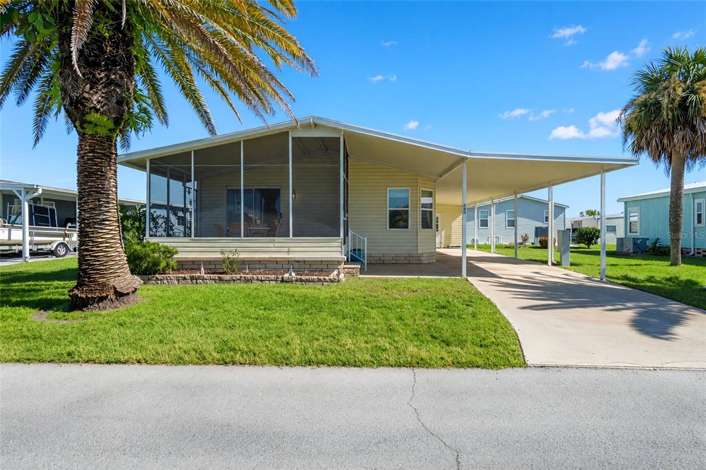 693 RIVERVIEW CIRCLE