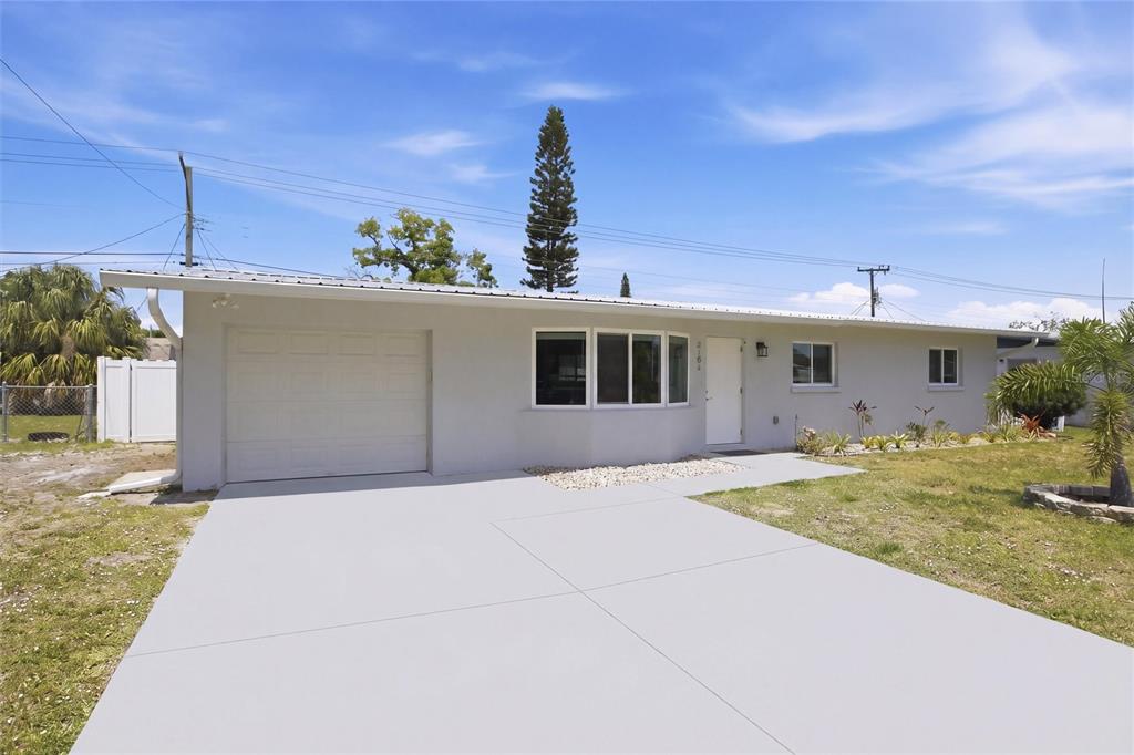 3106 OXFORD DRIVE W