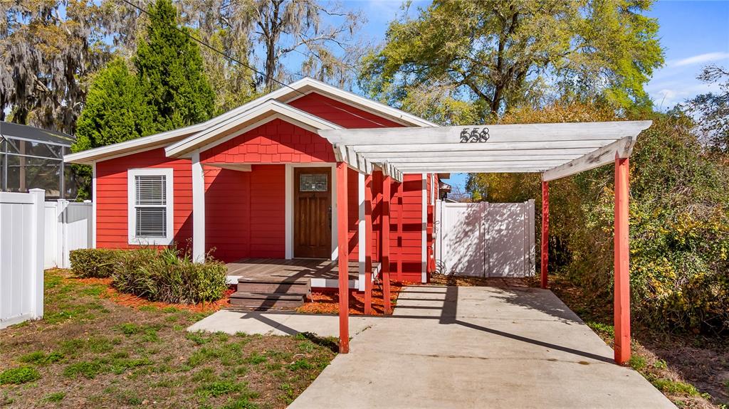 558 W MINNEOLA AVENUE