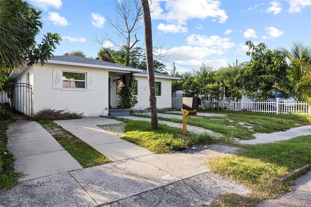 2227 19TH STREET S, ST PETERSBURG, FL — photo 2 of 16