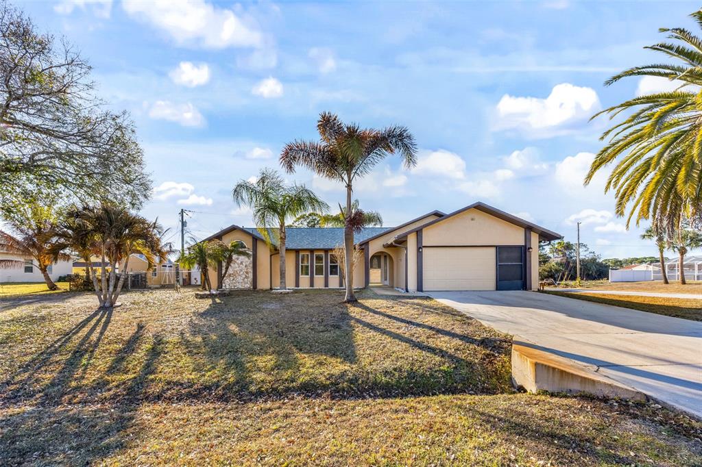 100 SEAHORSE CIRCLE SE