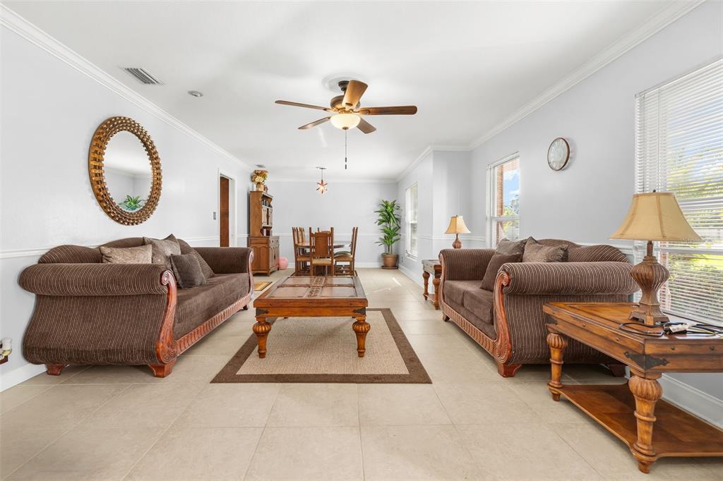334 HOLLOWTREE DRIVE, SEFFNER, FL — photo 5 of 48