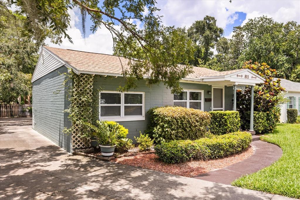 811 BRIERCLIFF DRIVE