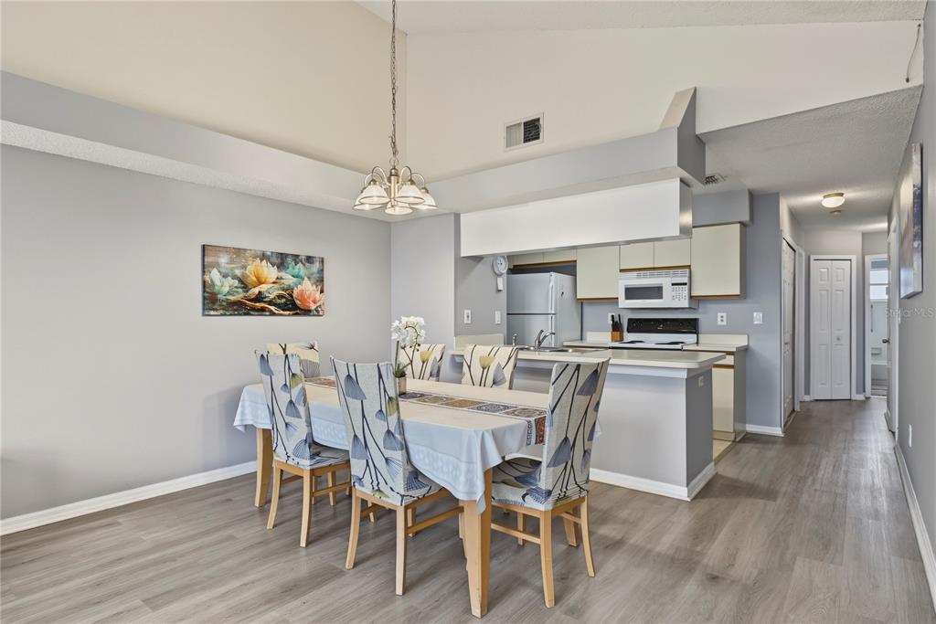 2751 N POINCIANA BOULEVARD UNIT 32, KISSIMMEE, FL — photo 5 of 30