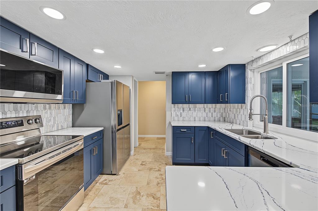 260 SE 16TH TERRACE, CRYSTAL RIVER, FL — photo 5 of 30