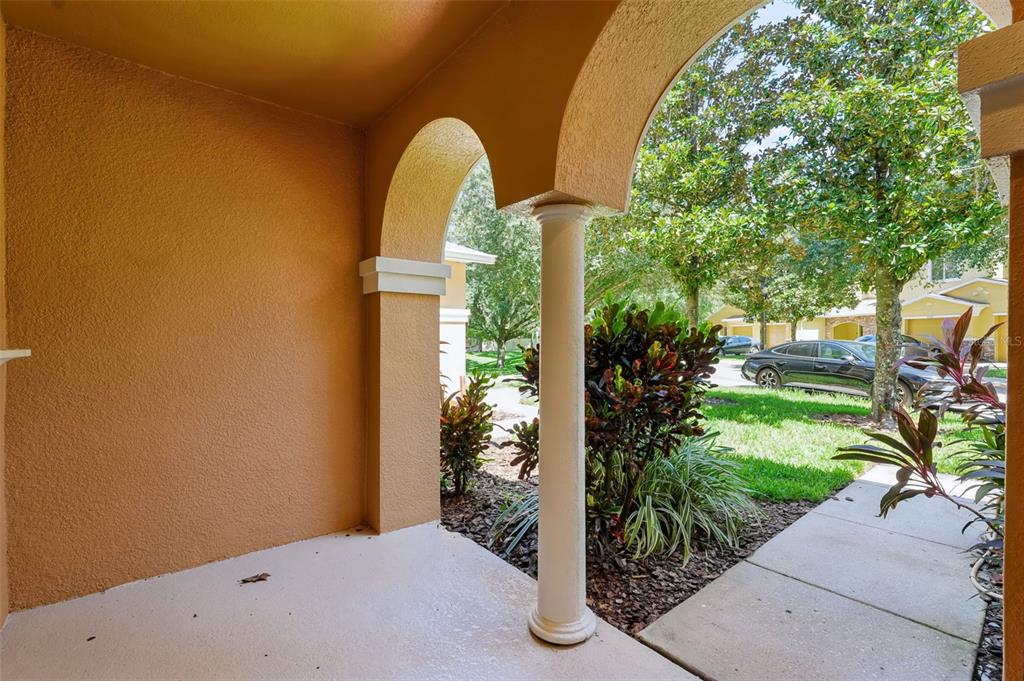4525 LIMERICK DRIVE, TAMPA, FL — photo 2 of 30