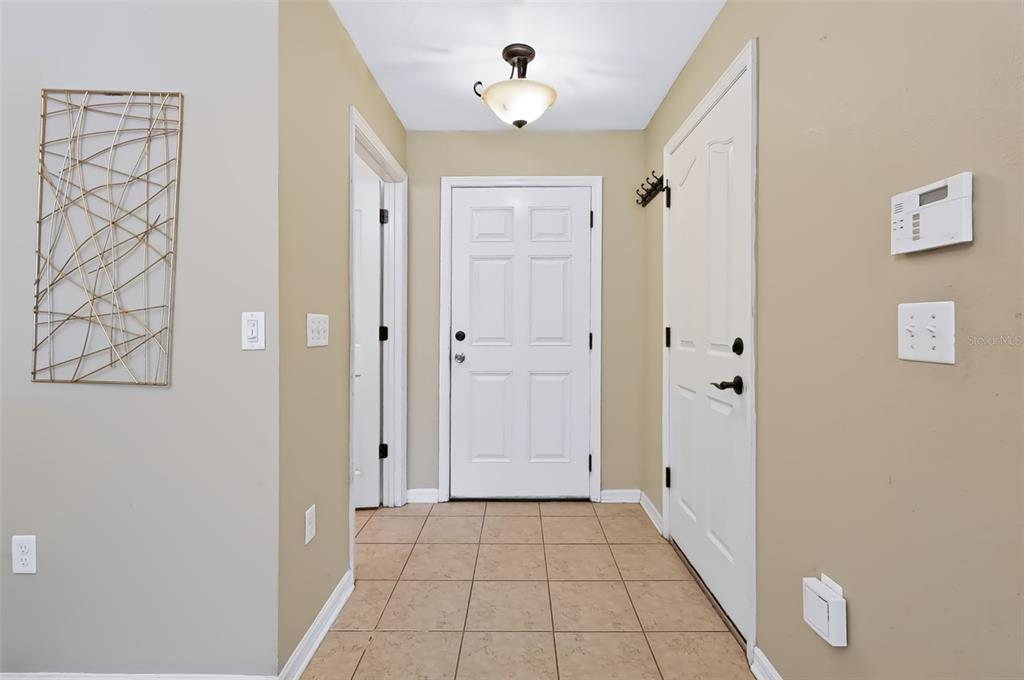 4525 LIMERICK DRIVE, TAMPA, FL — photo 5 of 30
