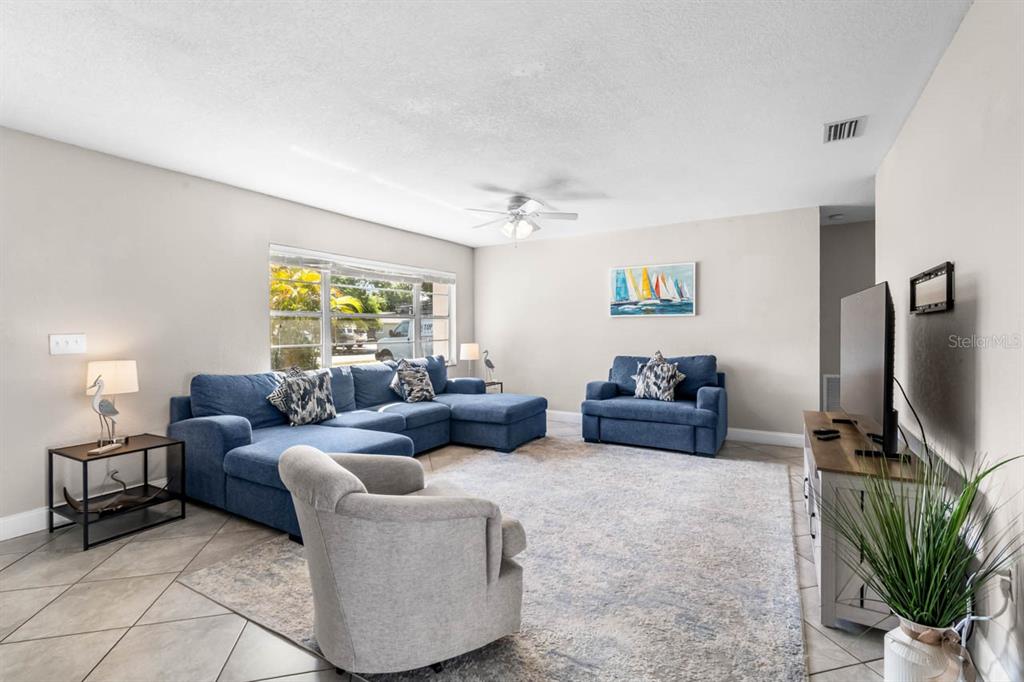 7036 13TH STREET E, SARASOTA, FL — photo 4 of 30