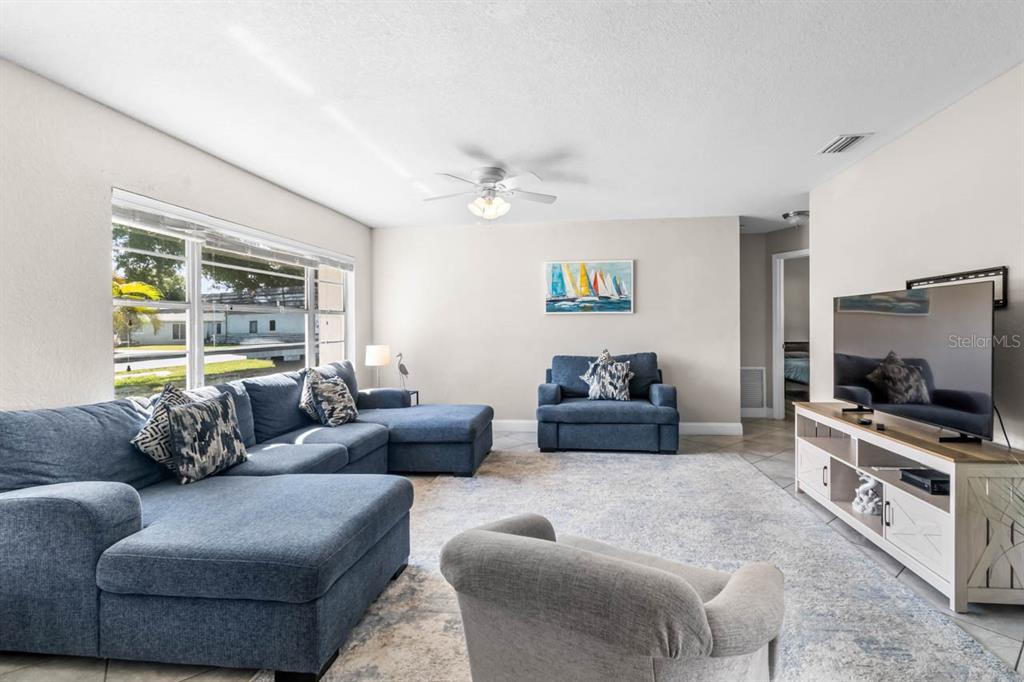 7036 13TH STREET E, SARASOTA, FL — photo 5 of 30
