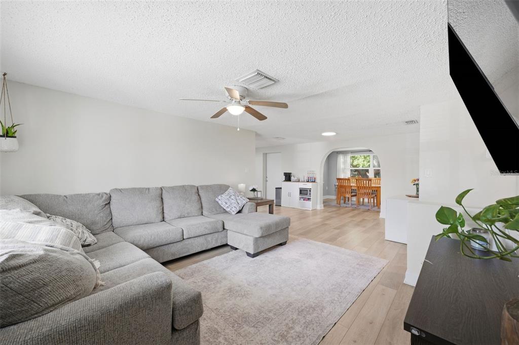 10025 SLEEPY HOLLOW LANE, PORT RICHEY, FL — photo 2 of 27