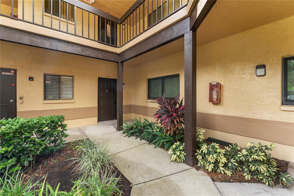 2689 SABAL SPRINGS CIRCLE UNIT 102, CLEARWATER, FL — photo 4 of 30
