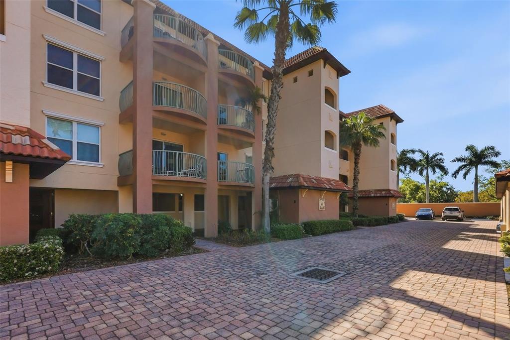 1695 PINELLAS BAYWAY S UNIT E4