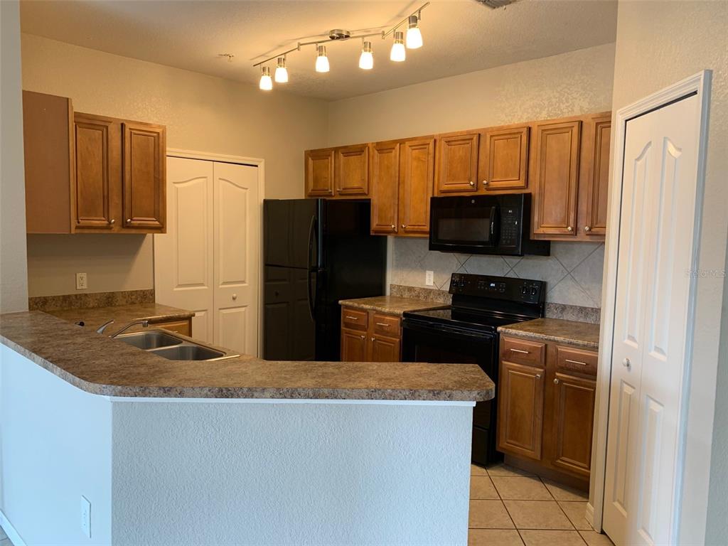 6159 METROWEST BOULEVARD UNIT 205, ORLANDO, FL — photo 3 of 12