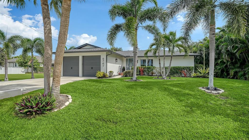 6741 AVENUE D, SARASOTA, FL — photo 2 of 30