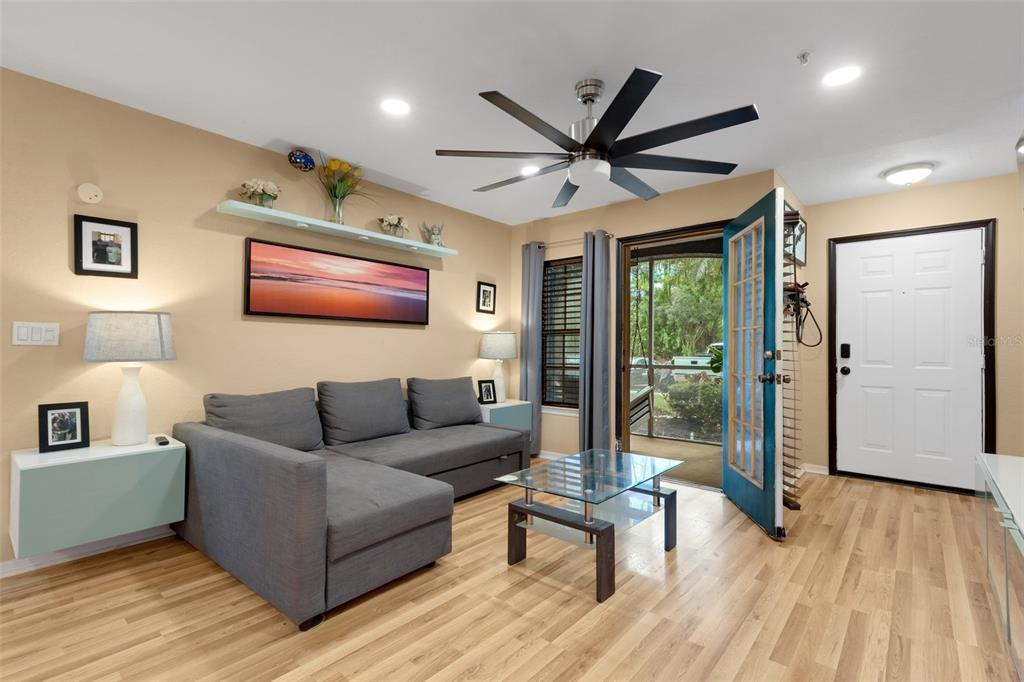 8809 MANOR LOOP UNIT 101, LAKEWOOD RANCH, FL — photo 3 of 30