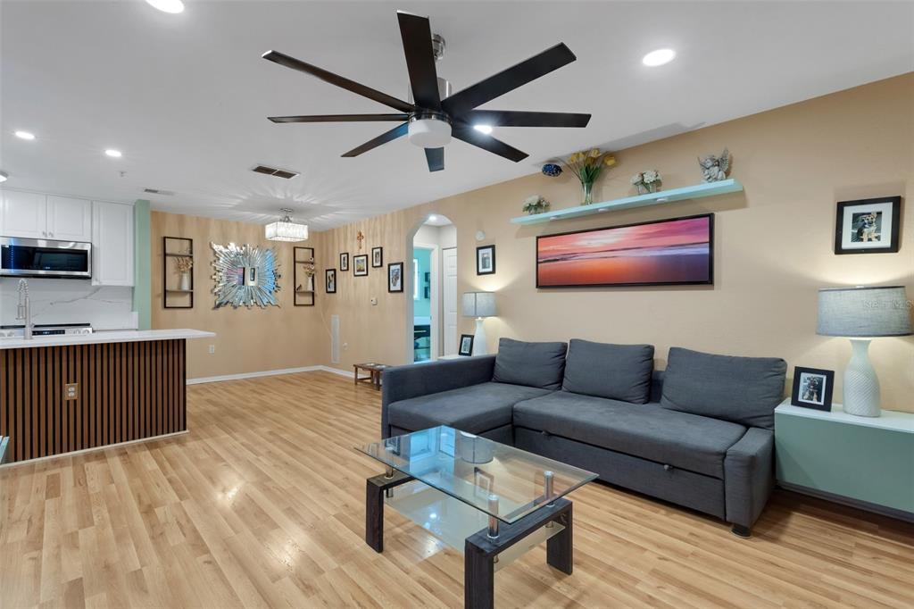 8809 MANOR LOOP UNIT 101, LAKEWOOD RANCH, FL — photo 5 of 30