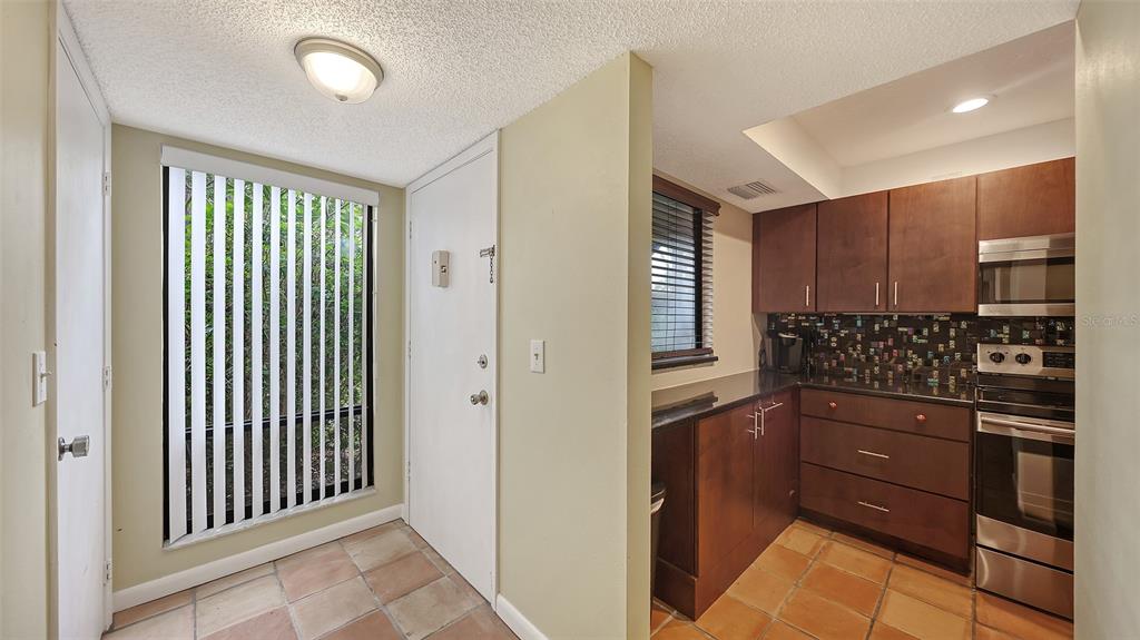 1708 GLENHOUSE DRIVE UNIT 314, SARASOTA, FL — photo 2 of 30