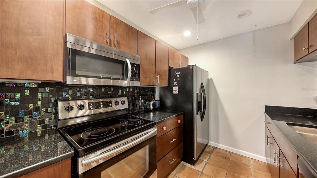 1708 GLENHOUSE DRIVE UNIT 314, SARASOTA, FL — photo 4 of 30