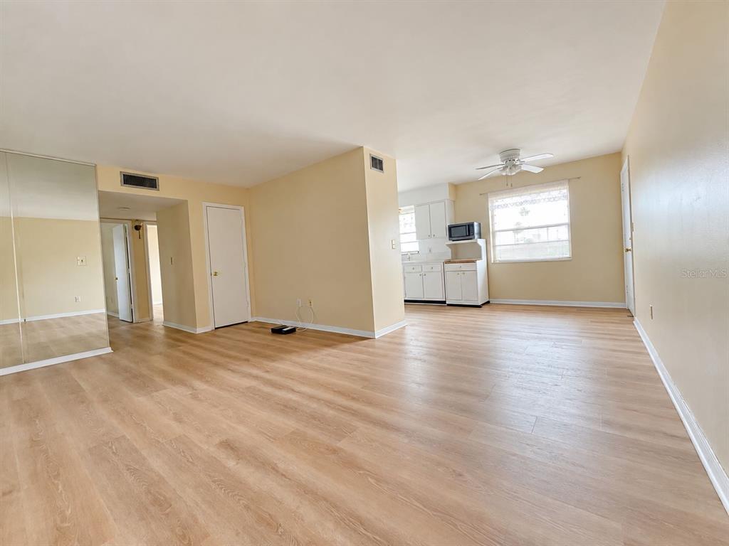 1130 RUE DES CHATEAUX UNIT 2A, SOUTH PASADENA, FL — photo 4 of 17