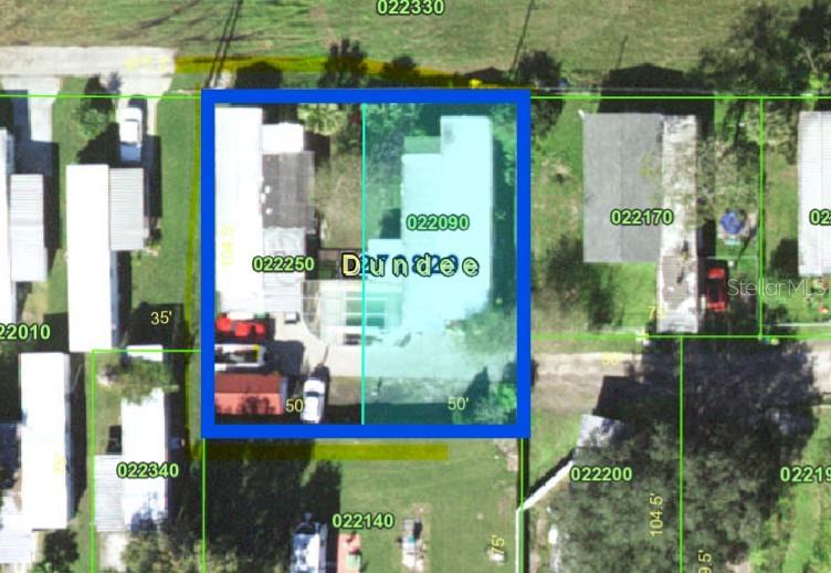 This is an aerial map showing property boundaries and lot numbers for two adjacent parcels — 700 JERSEY COURT, DUNDEE, FL