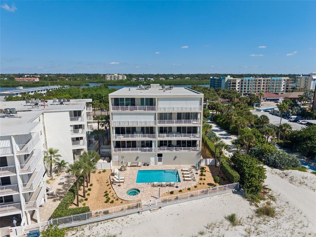19600 GULF BOULEVARD UNIT 202, INDIAN SHORES, FL — photo 4 of 57