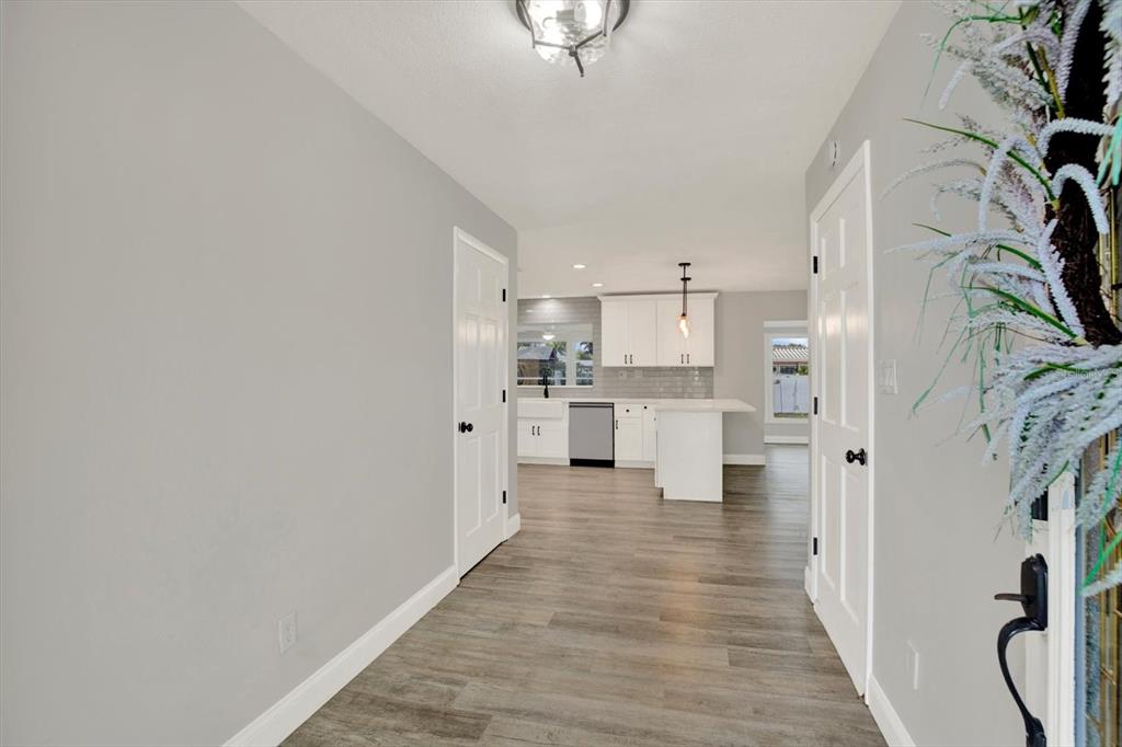 14380 PASSAGE WAY, SEMINOLE, FL — photo 5 of 30
