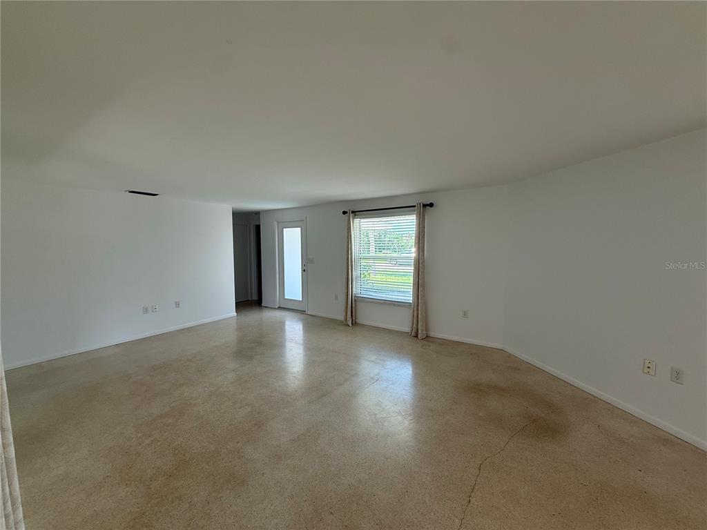 8735 DUNMORE DRIVE, SARASOTA, FL — photo 4 of 30