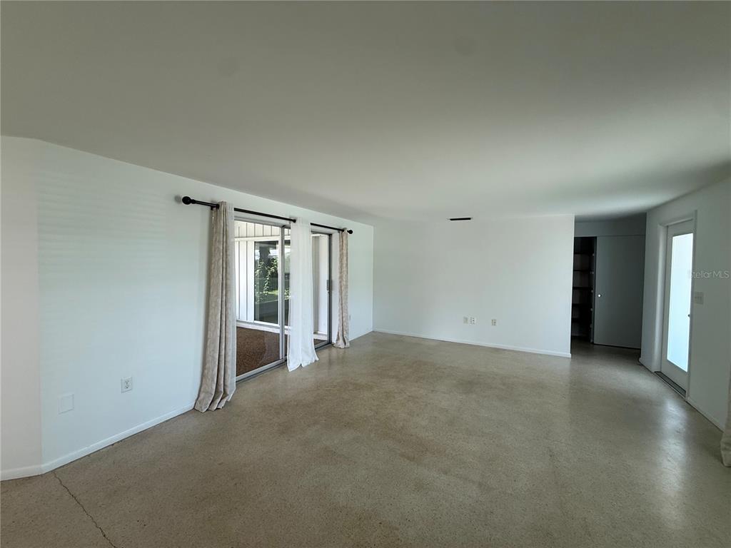 8735 DUNMORE DRIVE, SARASOTA, FL — photo 5 of 30