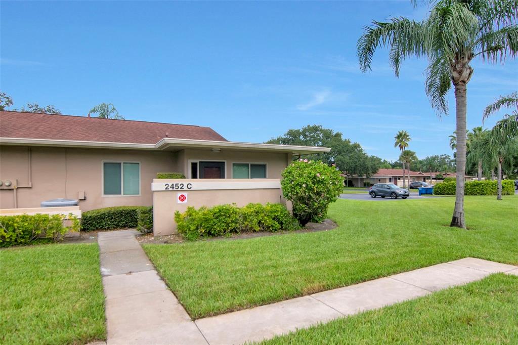 2452 LAURELWOOD DRIVE UNIT C, CLEARWATER, FL — photo 4 of 30