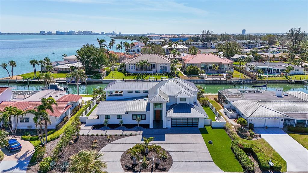 560 SCHOONER LANE