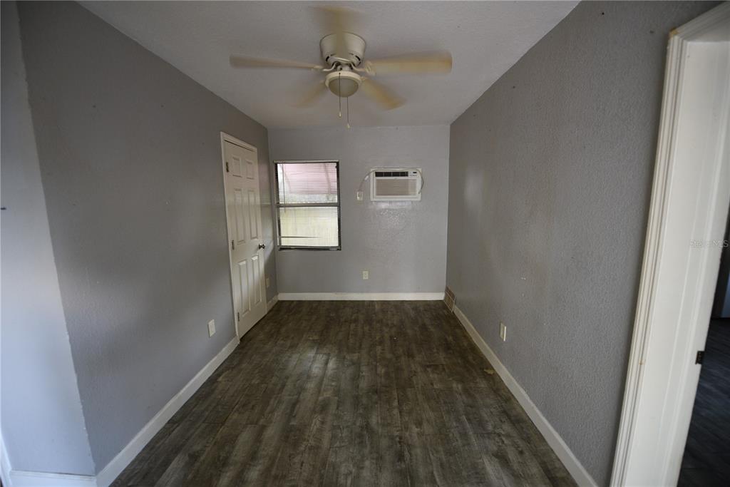 1000 10TH AVENUE NW, LARGO, FL — photo 5 of 12