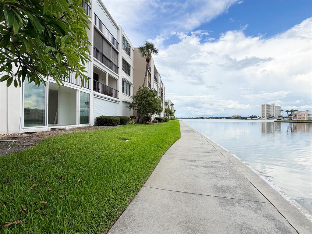 7625 SUN ISLAND DRIVE S UNIT 101, SOUTH PASADENA, FL — photo 2 of 43