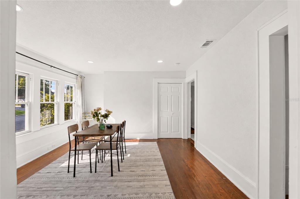 605 SW 9TH STREET, GAINESVILLE, FL — photo 4 of 30