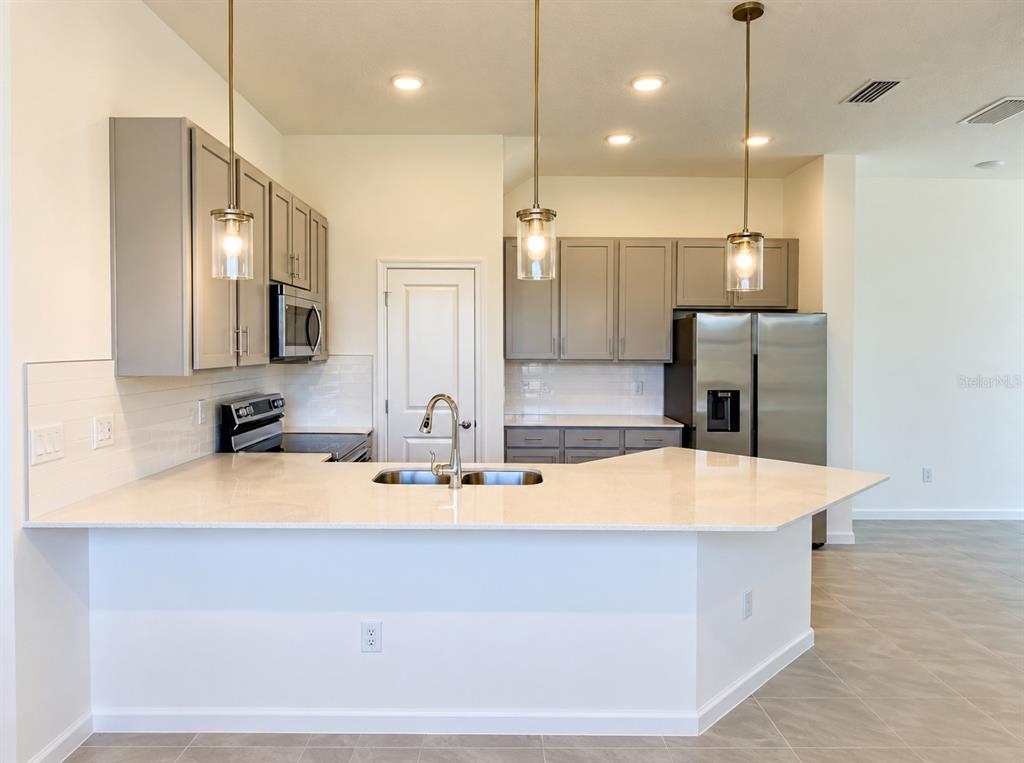 10592 EBB TIDE LANE, ORLANDO, FL — photo 3 of 28
