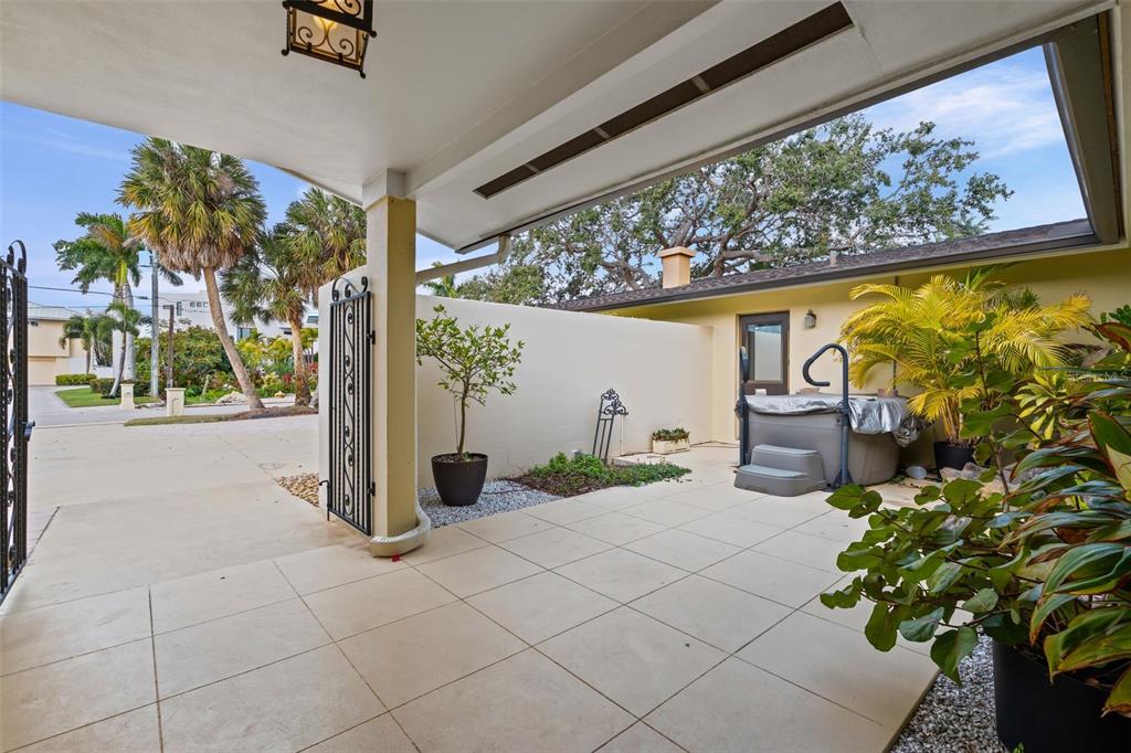 7215 WESTMORELAND DRIVE, SARASOTA, FL — photo 4 of 30