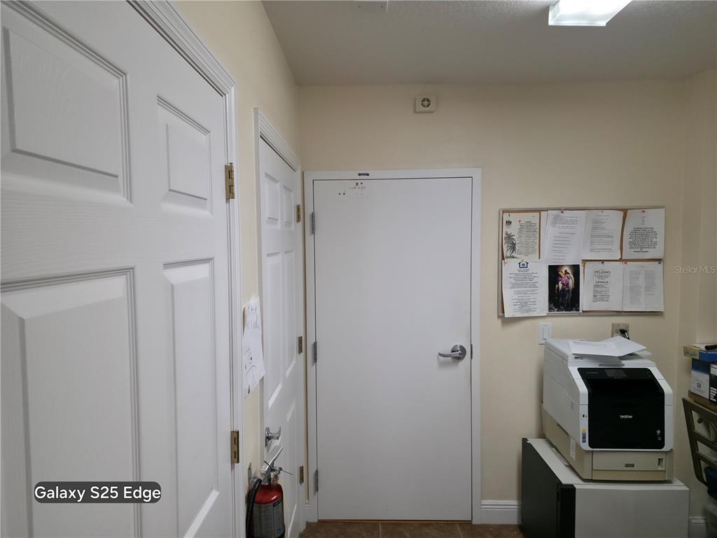 E ROBINSON STREET, ORLANDO, FL — photo 3 of 5
