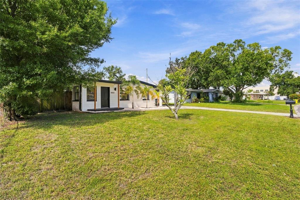 8862 ROBIN ROAD, SEMINOLE, FL — photo 2 of 30