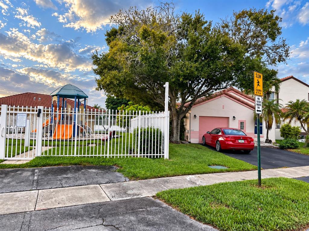 2122 NW 184TH WAY, PEMBROKE PINES, FL — photo 2 of 12