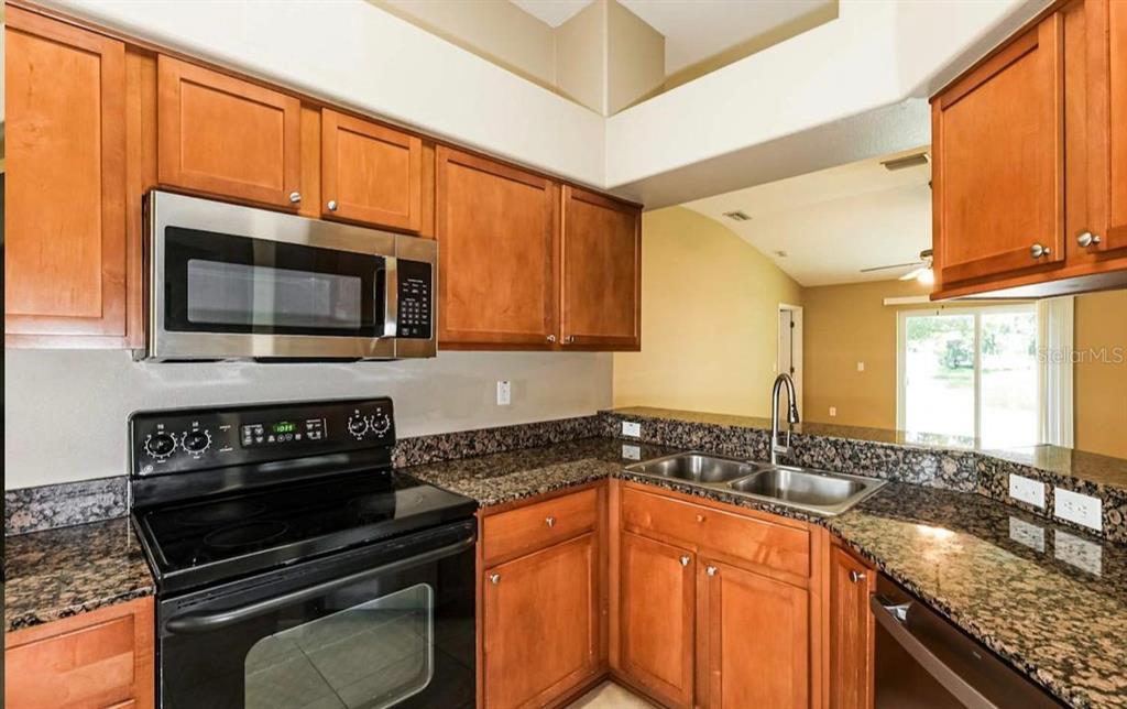 3428 SE 4TH PLACE, CAPE CORAL, FL — photo 4 of 8