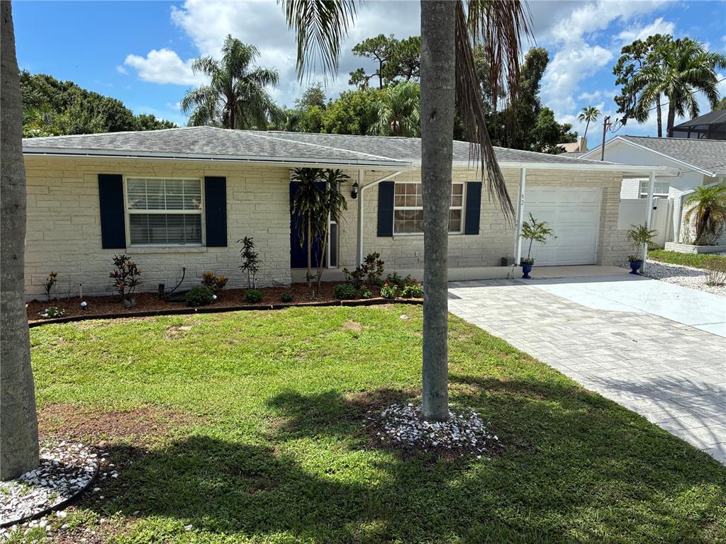 52 CYPRESS DRIVE