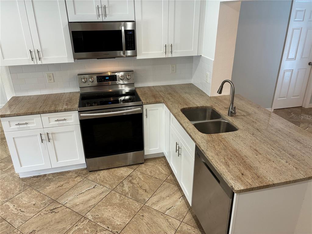 52 CYPRESS DRIVE, PALM HARBOR, FL — photo 5 of 46