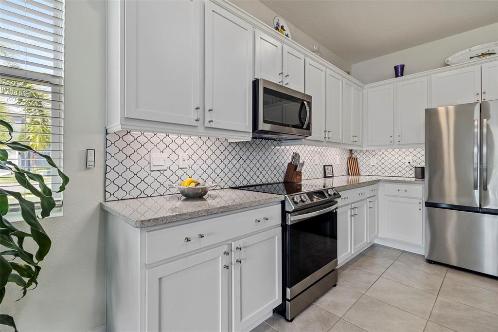 8915 MILESTONE DRIVE, SARASOTA, FL — photo 5 of 30