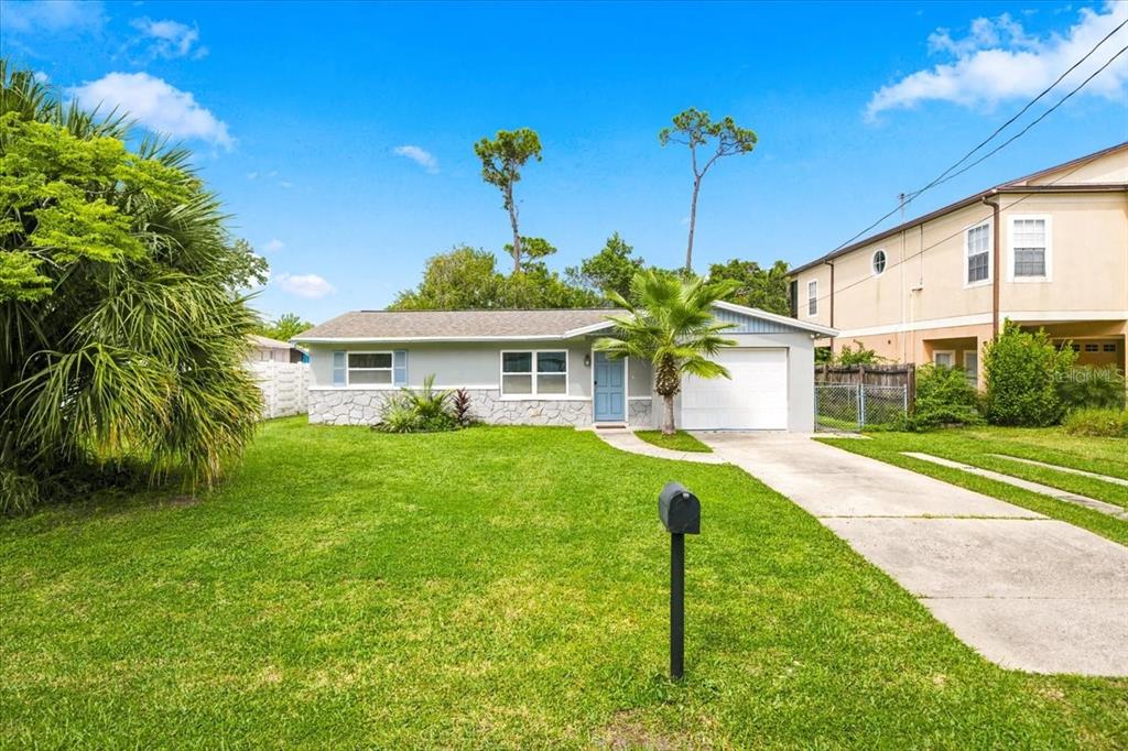8223 GULF WAY, HUDSON, FL — photo 2 of 30